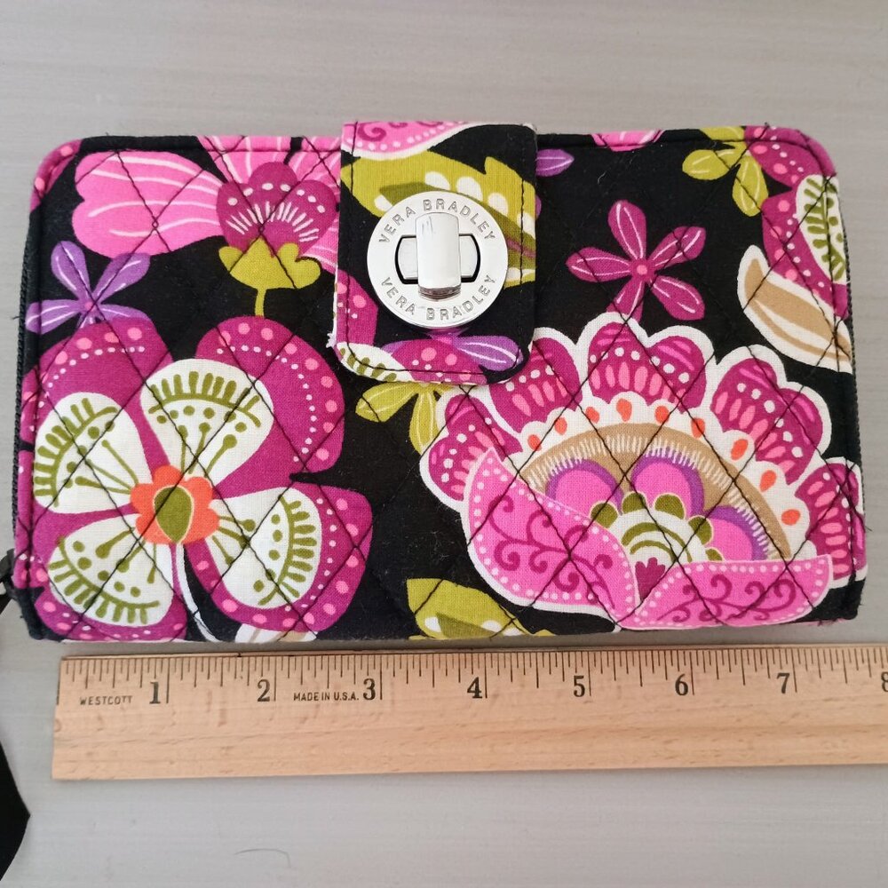 💜 🩷🖤EEUC VERA BRADLEY PIROUETTE PINK DESIGN TURNLOCK FABRIC WALLET 5" X 8"